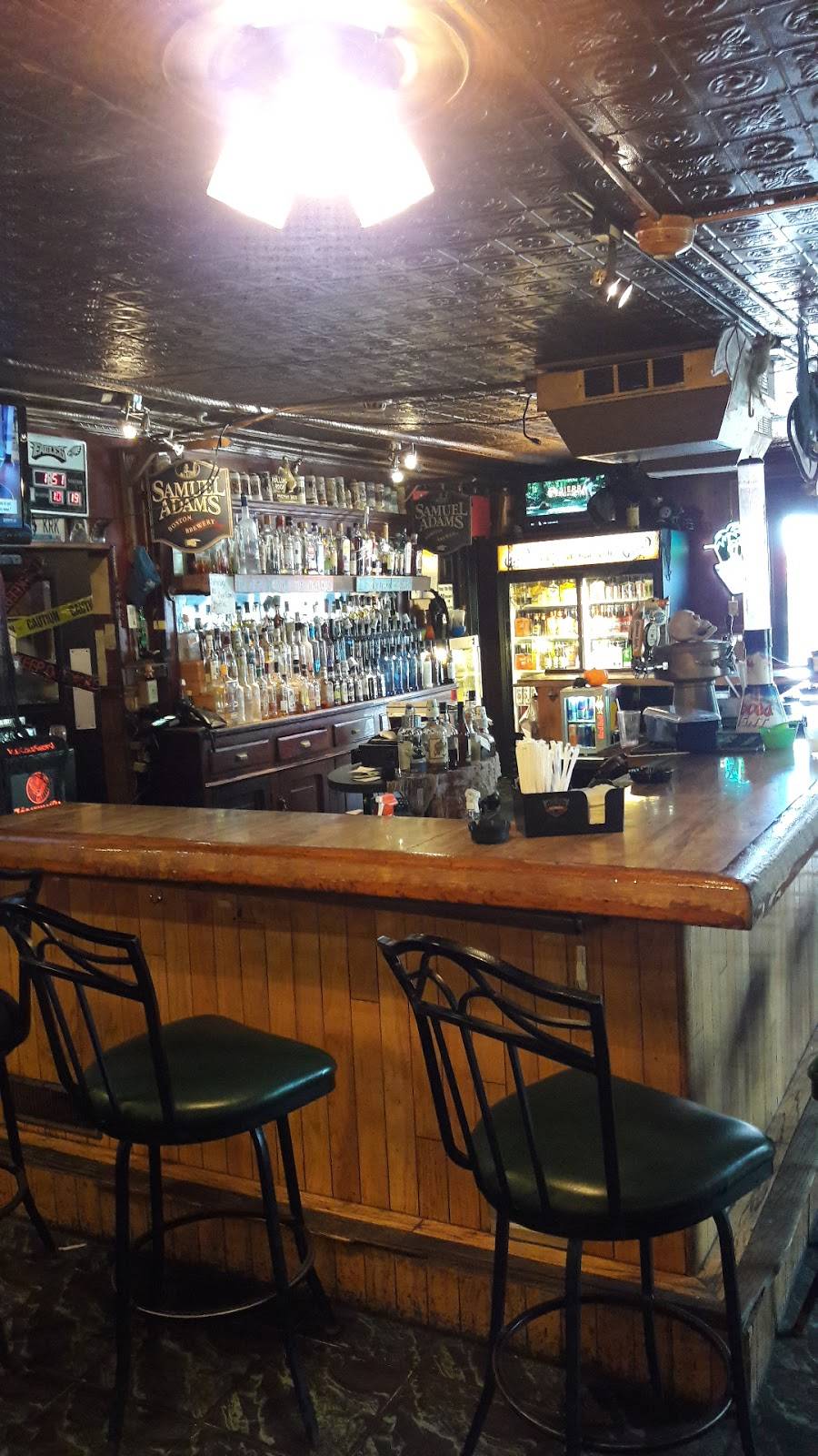 Rileys Restaurant & Pub | restaurant | 4505 Main St, Whitehall, PA 18052, USA | 6102629911 OR +1 610-262-9911