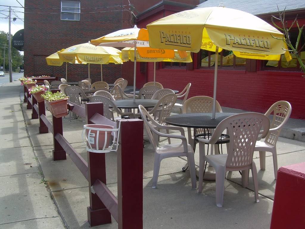 Paisanos Restaurant | restaurant | 223 High St, Waltham, MA 02453, USA | 7818994505 OR +1 781-899-4505