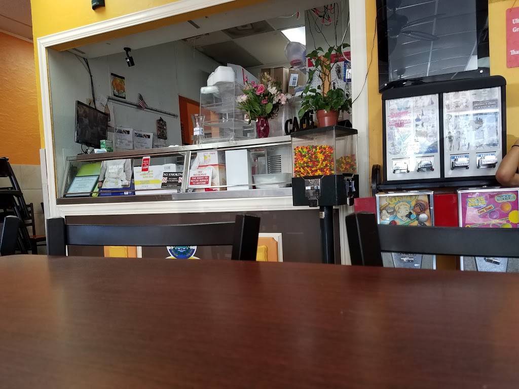 Pupusas Doña Lola | restaurant | 1002 Webb Chapel Rd, Carrollton, TX 75006, USA | 9724180129 OR +1 972-418-0129