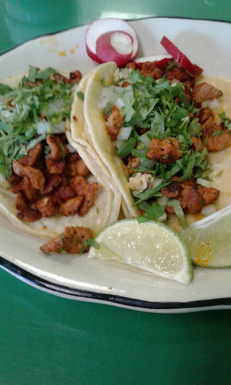 East Main Pizza | restaurant | 1175 E Main St, Bridgeport, CT 06608, USA | 2033360834 OR +1 203-336-0834