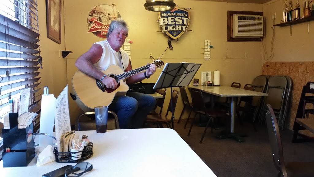 Clover Bottom Bar & Grill | restaurant | 7760 State Hwy YY, Washington, MO 63090, USA | 6362391772 OR +1 636-239-1772