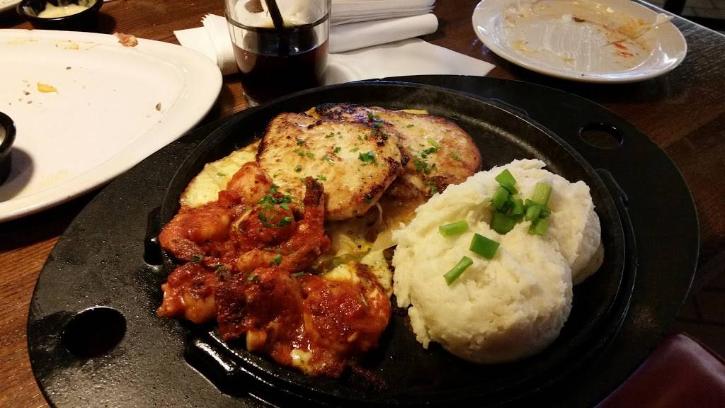 TGI Fridays | restaurant | 629 Park City Center, Lancaster, PA 17601, USA | 7173949964 OR +1 717-394-9964