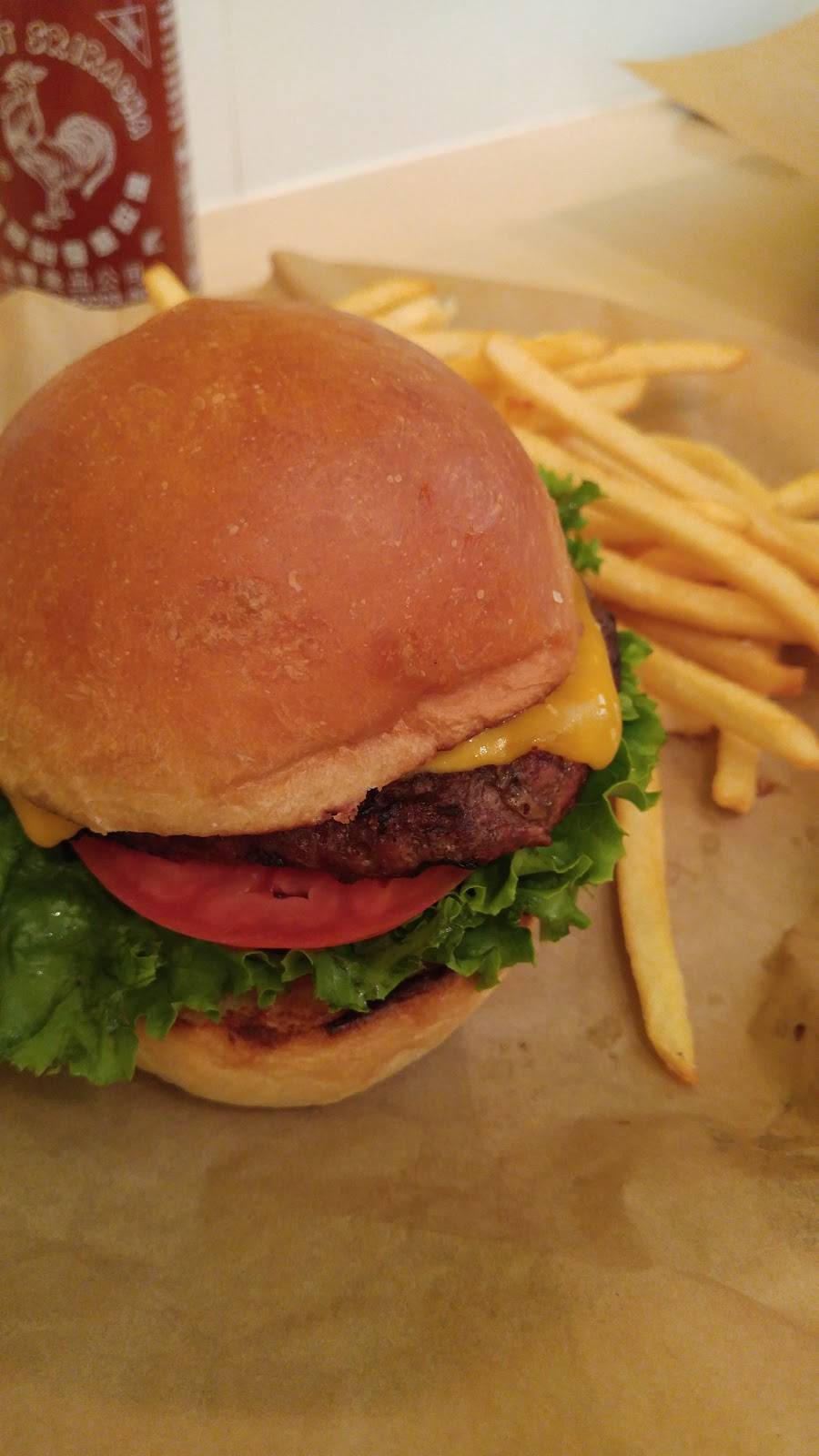 Village Burgers | restaurant | 201 S Estes Dr, Chapel Hill, NC 27514, USA | 9192404008 OR +1 919-240-4008