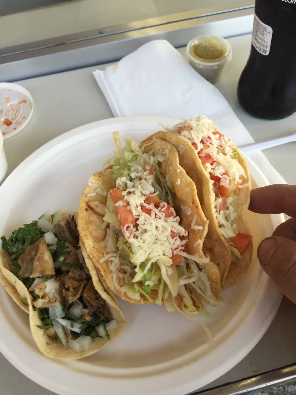 Los Burritos Restaurant | restaurant | 1312 Echo Park Ave, Los Angeles, CA 90026, USA | 2139779102 OR +1 213-977-9102