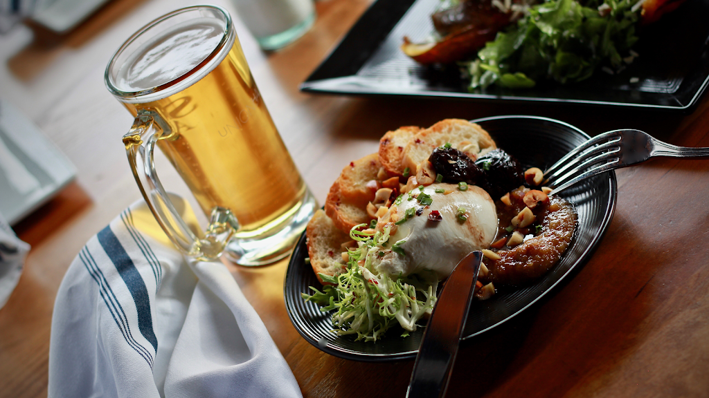 Union Hall Hoboken | restaurant | 306 Sinatra Dr, Hoboken, NJ 07030, USA | 2016838900 OR +1 201-683-8900