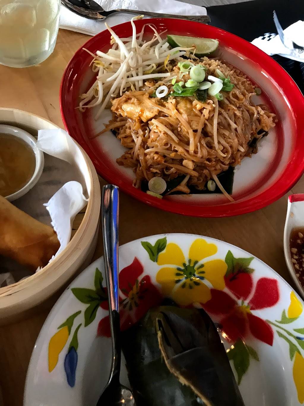 Larb Thai-Isan | restaurant | 6234 N Federal Hwy, Fort Lauderdale, FL 33308, USA | 9543688863 OR +1 954-368-8863