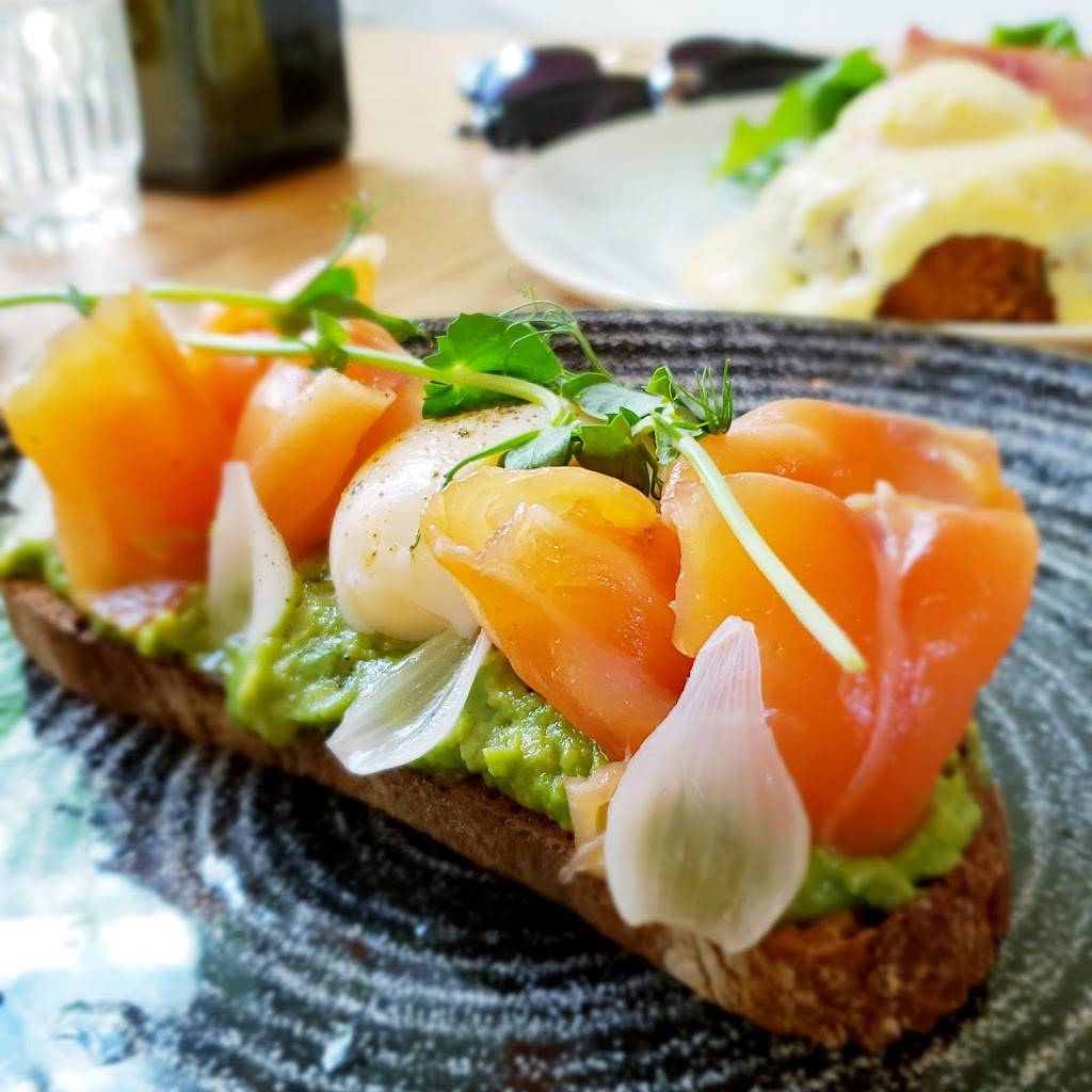 Perles et Paddock | restaurant | 403 Rue des Seigneurs, Montréal, QC H3J 1X7, Canada | 5149310004 OR +1 514-931-0004