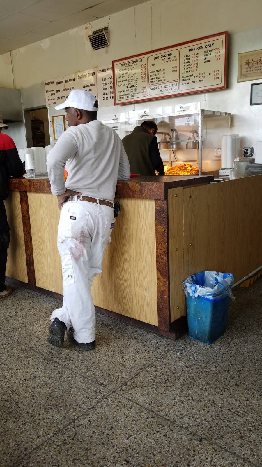 Krispies Fried Chicken | restaurant | 1625 Williamsburg Rd, Richmond, VA 23231, USA | 8042264831 OR +1 804-226-4831