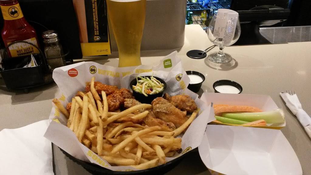Buffalo Wild Wings | restaurant | 15800 North Fwy, Houston, TX 77090, USA | 2814430760 OR +1 281-443-0760