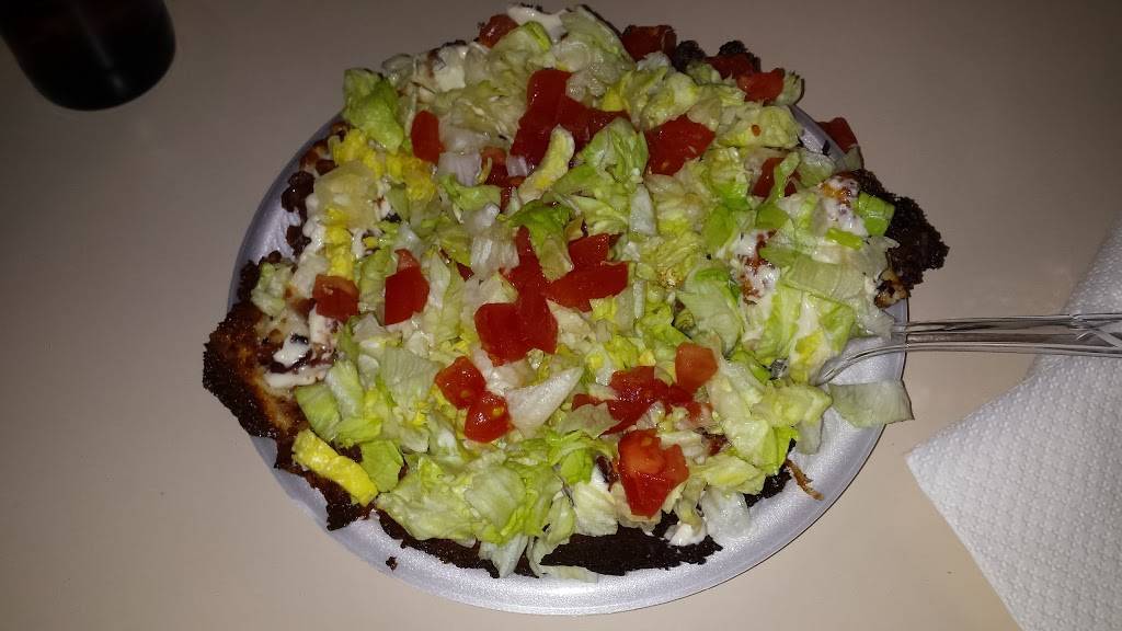 Fans Pizza | restaurant | 112 N Westminster St, Waynesfield, OH 45896, USA | 4195683323 OR +1 419-568-3323