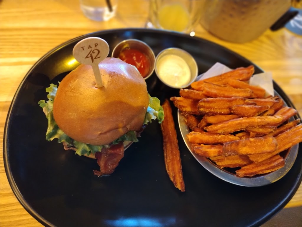 Tap 42 Craft Kitchen & Bar - Doral | restaurant | 3535 NW 83rd Ave, Doral, FL 33122, USA | 7865028253 OR +1 786-502-8253