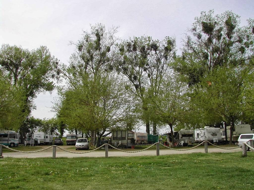 Loveys Landing Prices | restaurant | 3474 N Meridian Rd, Meridian, CA 95957, USA | 5306962449 OR +1 530-696-2449