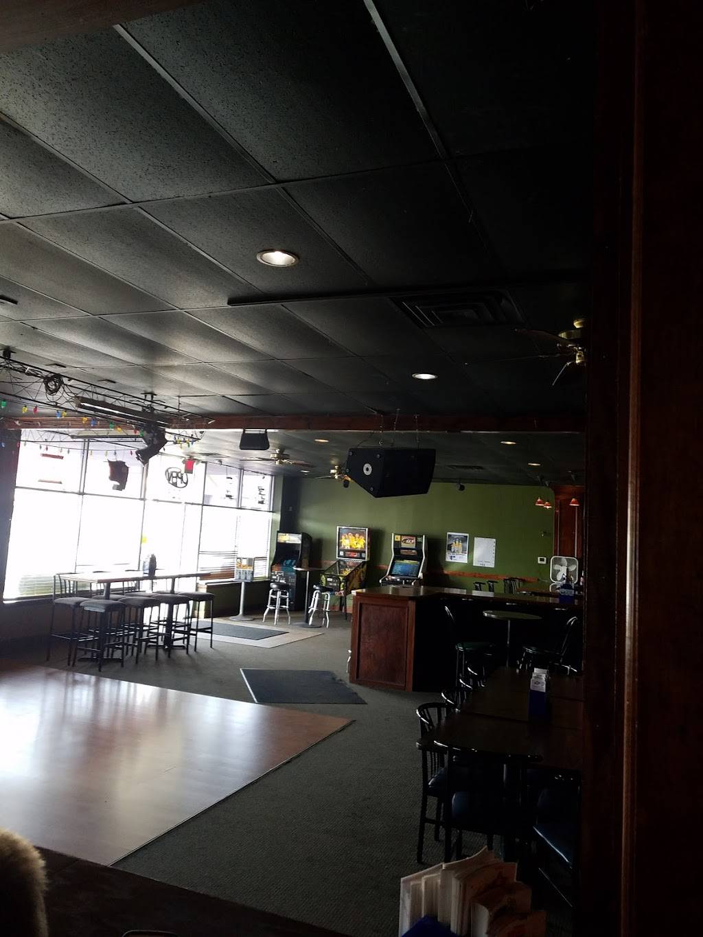 Ducketts | restaurant | 325 W Walton Blvd, Pontiac, MI 48340, USA | 2483346222 OR +1 248-334-6222