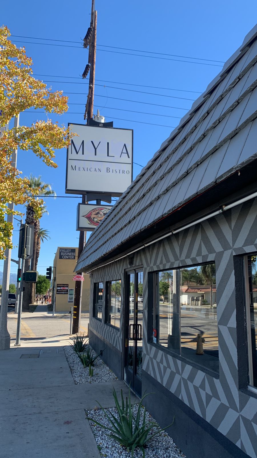 Myla mexican bistro | restaurant | 610 W Valley Blvd, Colton, CA 92324, USA | 9092195358 OR +1 909-219-5358