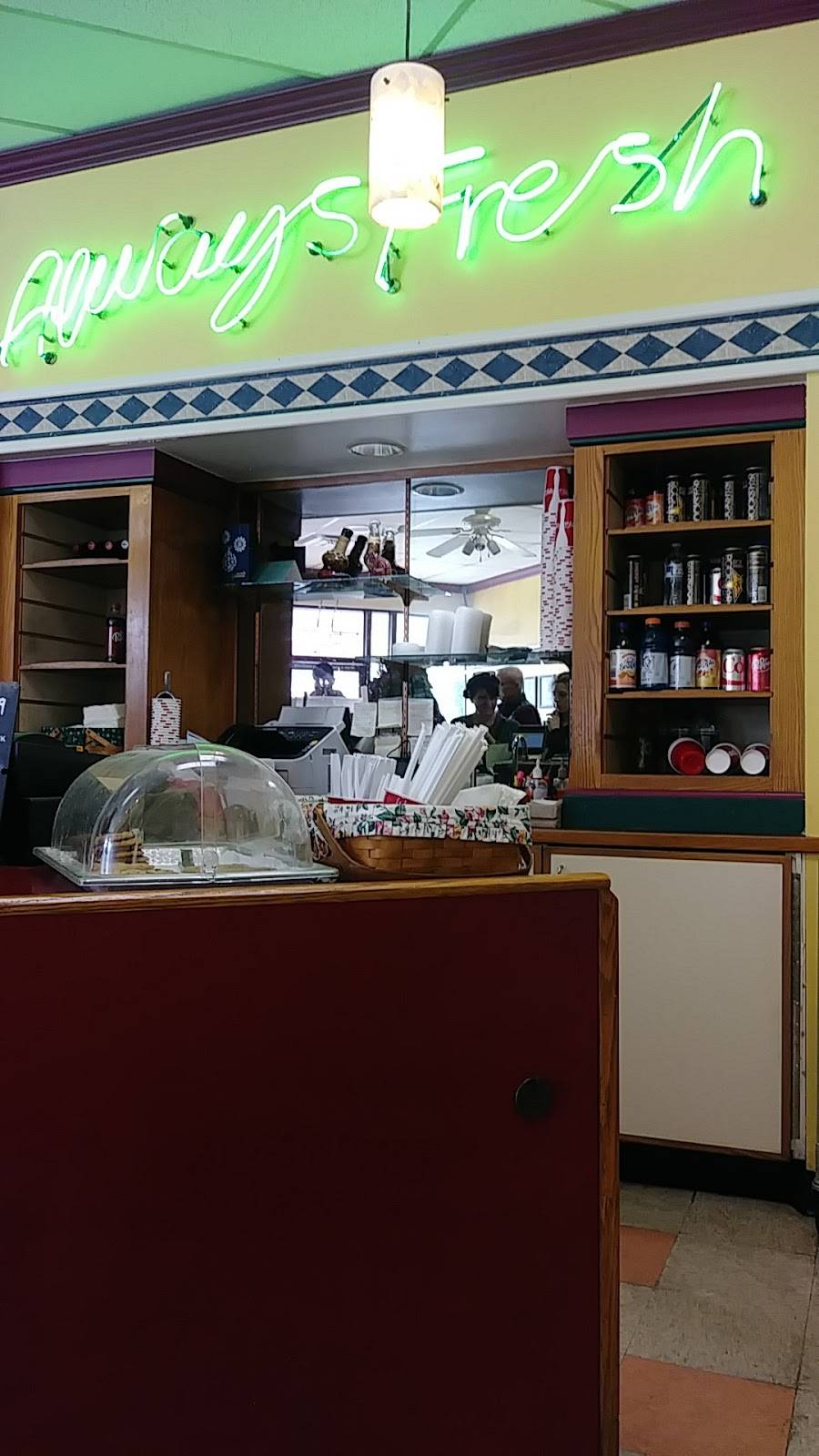 Sarduccis Specialty Subs | restaurant | 955 6th St South, Kirkland, WA 98033, USA | 4258278253 OR +1 425-827-8253