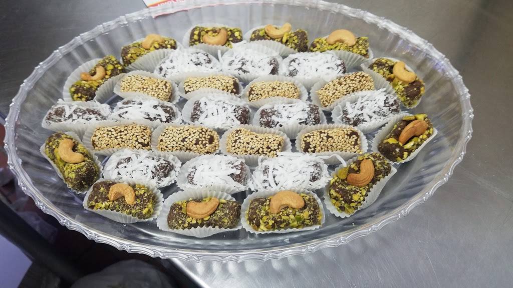 Abe’s Bakery & Pizza | restaurant | 16645 W Warren Ave, Detroit, MI 48228, USA | 3135513087 OR +1 313-551-3087