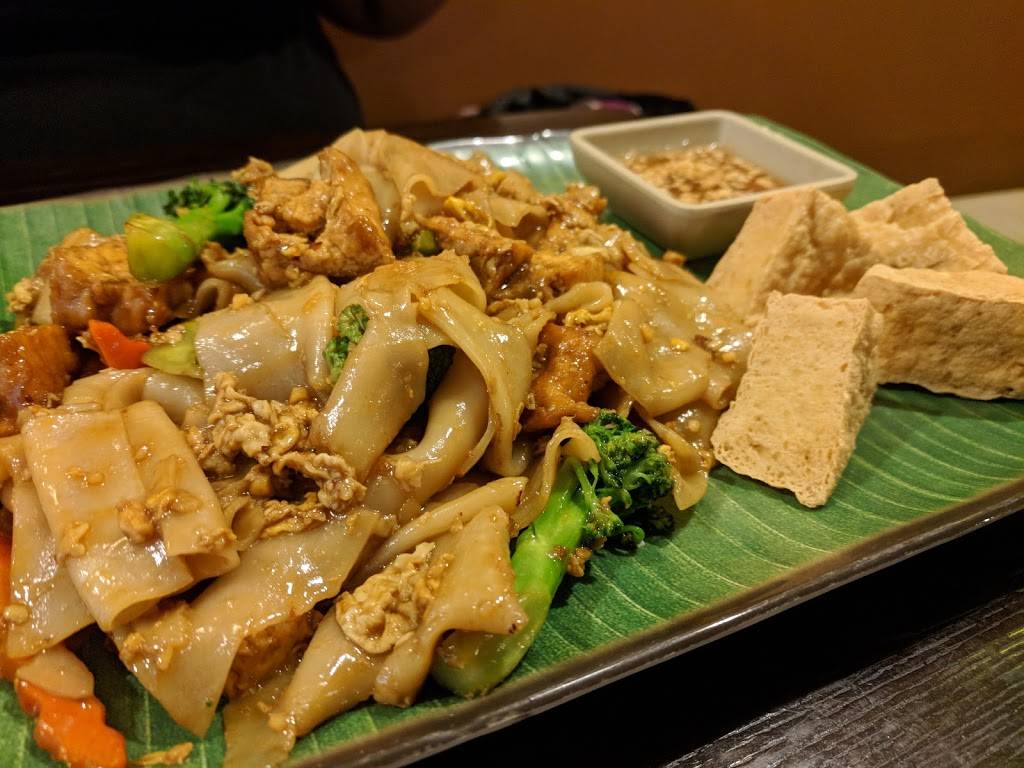 Thai Kitchen and Noodles | restaurant | 2461 Stoneridge Mall, Pleasanton, CA 94588, USA | 9258478888 OR +1 925-847-8888