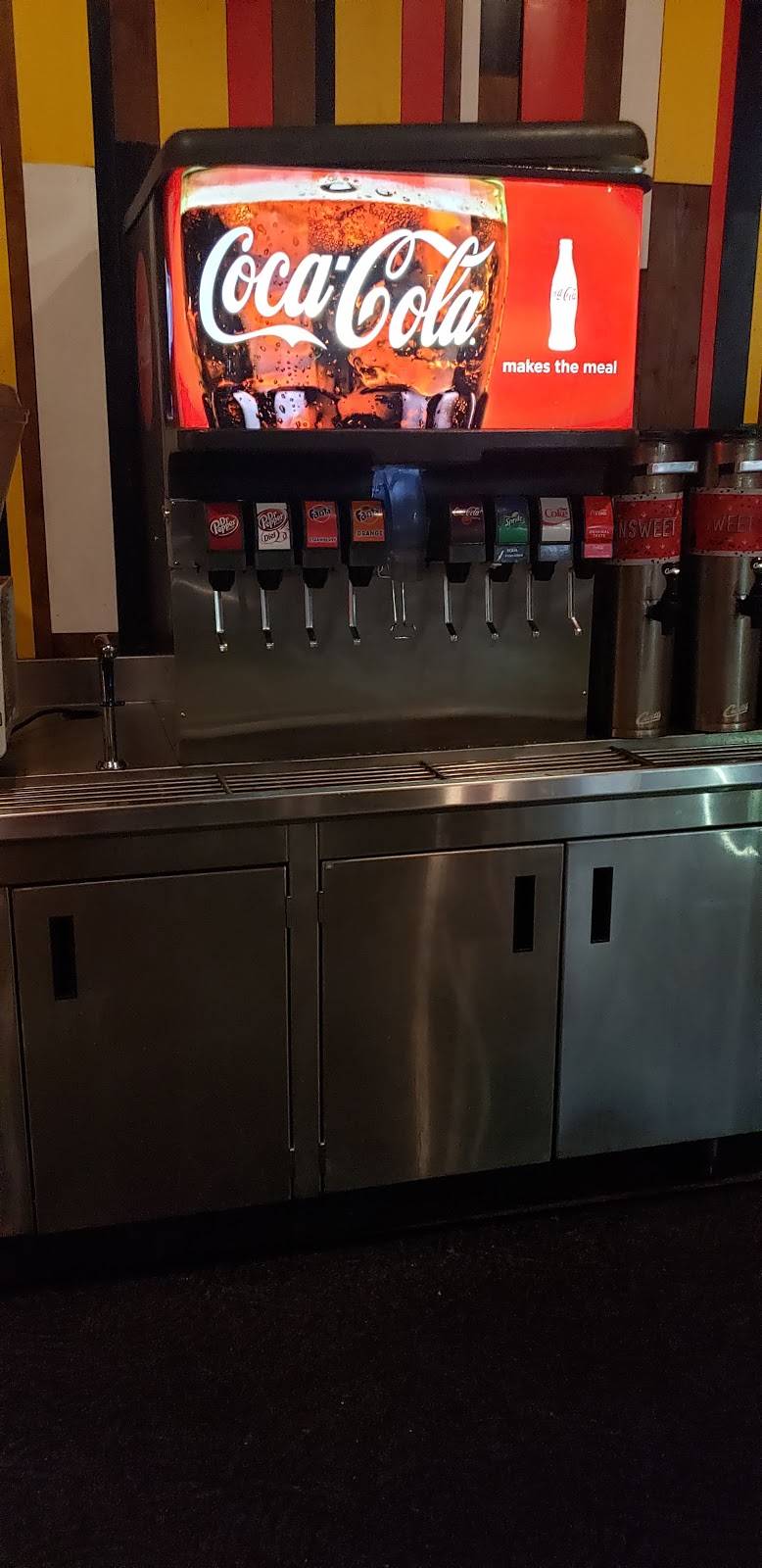 Boss Chicken and Custard | restaurant | 9100 Dyer St suite b, El Paso, TX 79924, USA | 9152062674 OR +1 915-206-2674