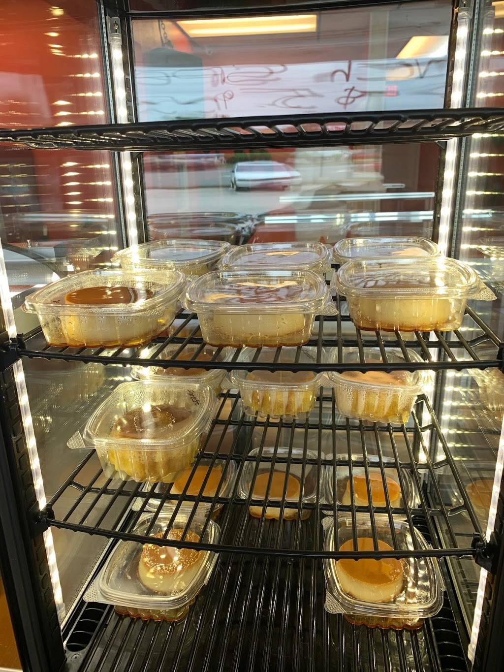 Lechonera El Caribe Restaurante | restaurant | 7591 University Blvd, Winter Park, FL 32792, USA | 4079603392 OR +1 407-960-3392