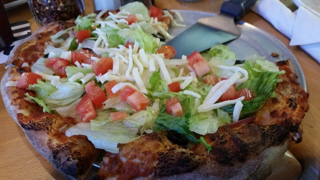 Colington Pizza | restaurant | 100 Colingwood Ln, Kill Devil Hills, NC 27948, USA | 2524413339 OR +1 252-441-3339