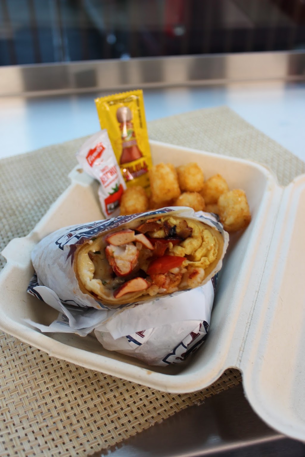 Fords To Go | meal takeaway | 44900 Acacia Ln #115, Sterling, VA 20166, USA | 7037193673 OR +1 703-719-3673