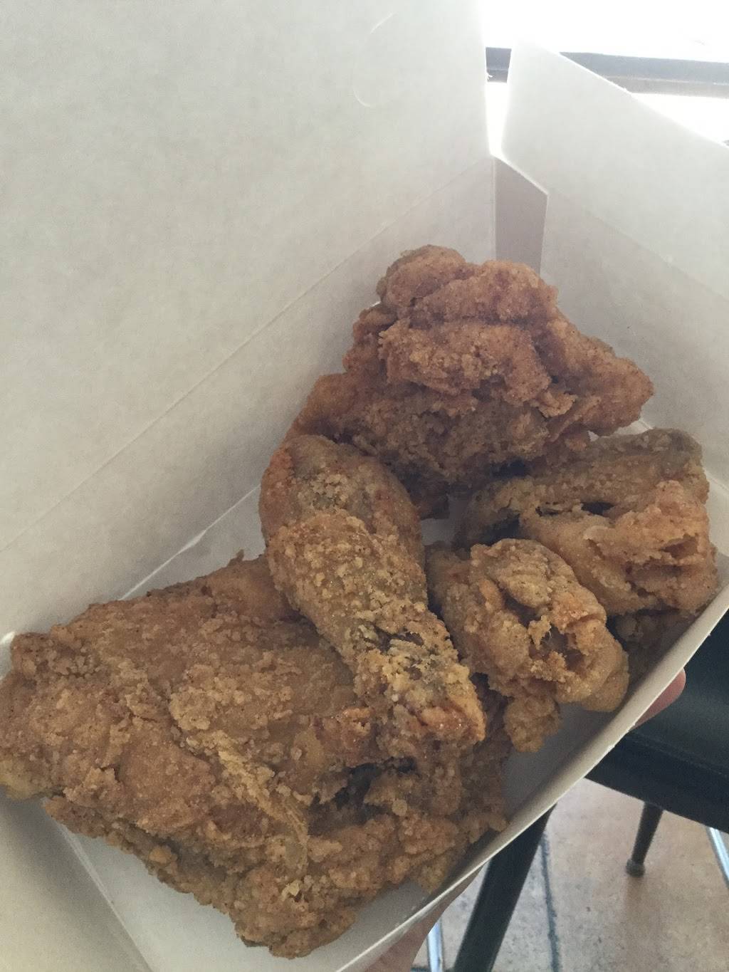 The Roost | restaurant | 420 22nd St S, St. Petersburg, FL 33712, USA | 7278234500 OR +1 727-823-4500