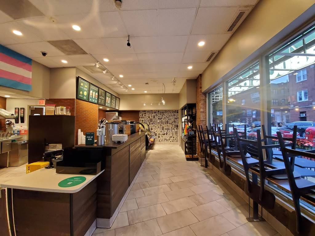 Starbucks | cafe | 3358 N Broadway, Chicago, IL 60657, USA | 7735280343 OR +1 773-528-0343