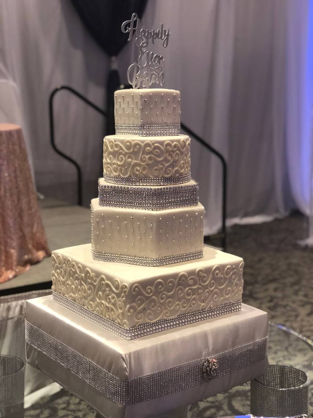 Candy & Cakes By Carrie | bakery | 108 E Sabine St, Carthage, TX 75633, USA | 9036932253 OR +1 903-693-2253