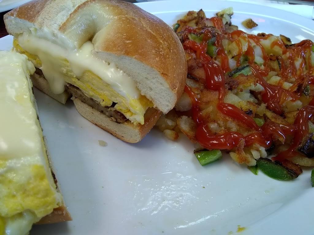 Kitchen B & L | restaurant | 925 Levick St, Philadelphia, PA 19111, USA | 2152892800 OR +1 215-289-2800