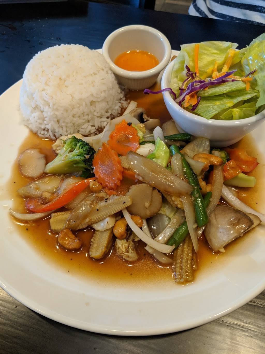Thai Basil | restaurant | 814 E Main St, Brownsburg, IN 46112, USA | 3172867545 OR +1 317-286-7545