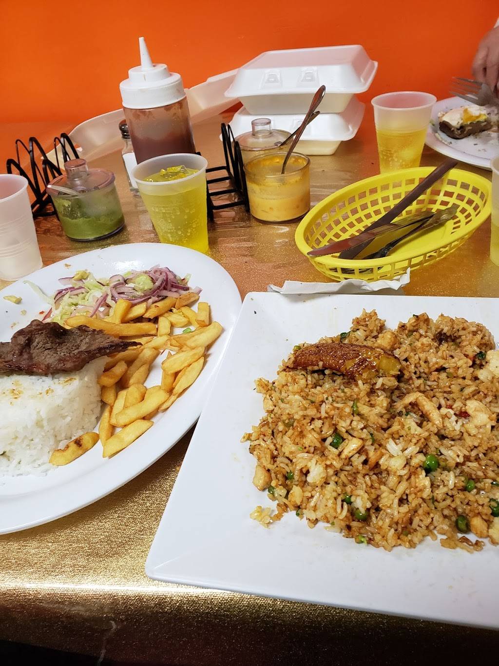 Restaurant Oyola | restaurant | 470 Roseville Ave, Newark, NJ 07107, USA | 9734849545 OR +1 973-484-9545