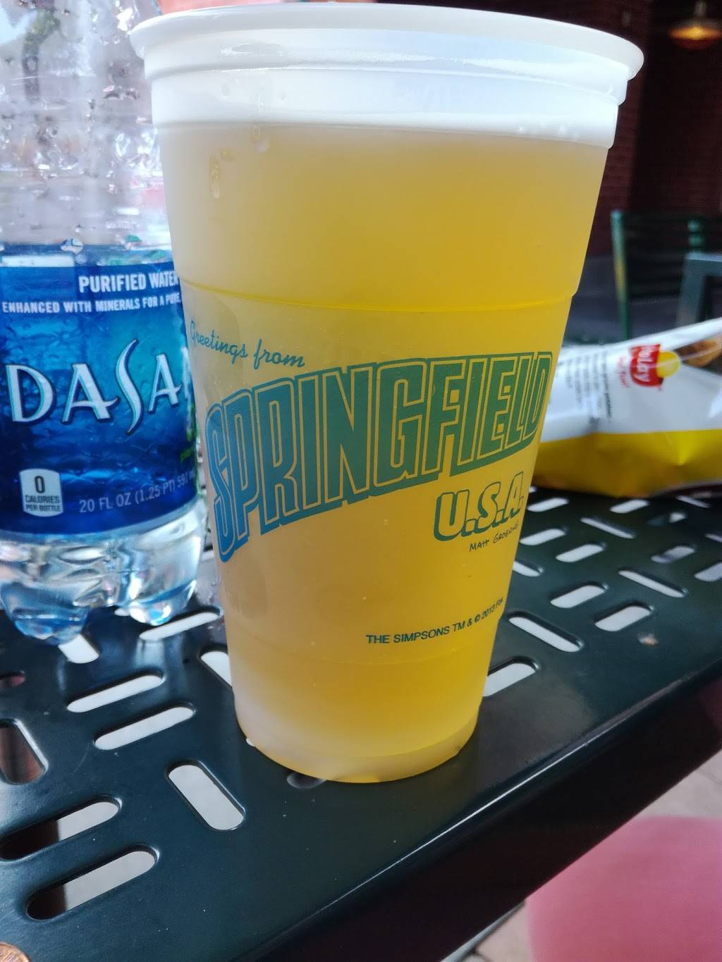 Duff Brewery Beer Garden | restaurant | 49 Production Plaza, North Hollywood, CA 91602, USA | 8008648377 OR +1 800-864-8377