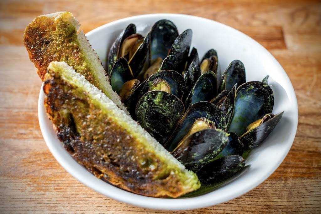 The Bento Box | restaurant | 2246 W Armitage Ave, Chicago, IL 60647, USA | 7732783932 OR +1 773-278-3932