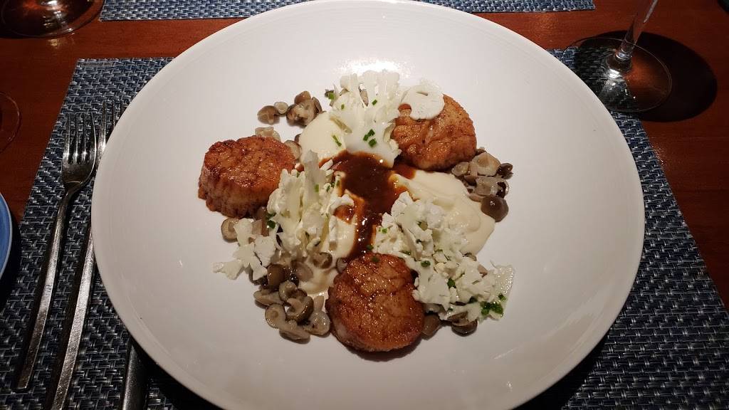 Upstream Restaurant | restaurant | 6902 Phillips Place, Charlotte, NC 28210, USA | 7045567730 OR +1 704-556-7730