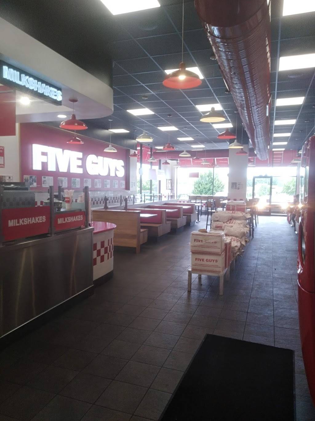Five Guys | meal takeaway | 21 White Bridge Rd, Nashville, TN 37205, USA | 6156786025 OR +1 615-678-6025
