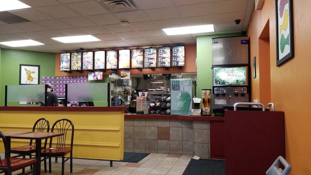 Taco Bell | meal takeaway | 1010 S Broadway, De Pere, WI 54115, USA | 9209832979 OR +1 920-983-2979