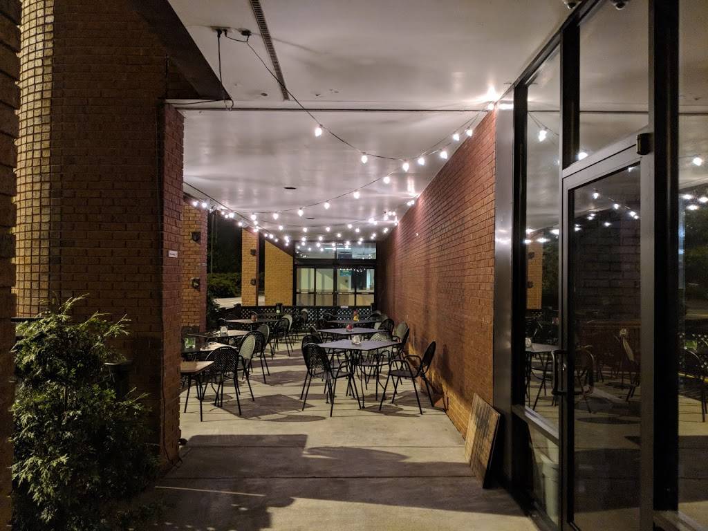 Coppolas Pizzeria & Italian | restaurant | 3512 Yadkinville Rd, Winston-Salem, NC 27106, USA | 3369221190 OR +1 336-922-1190