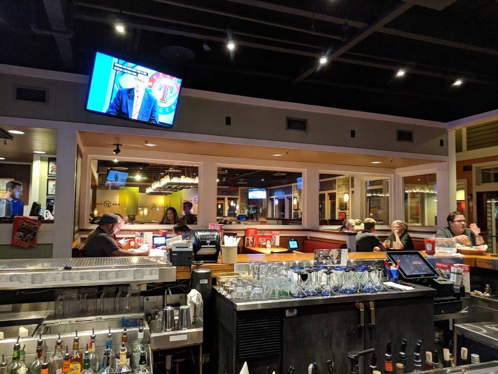 Chilis Grill & Bar | meal takeaway | 113 TX-114, Roanoke, TX 76262, USA | 8174901760 OR +1 817-490-1760