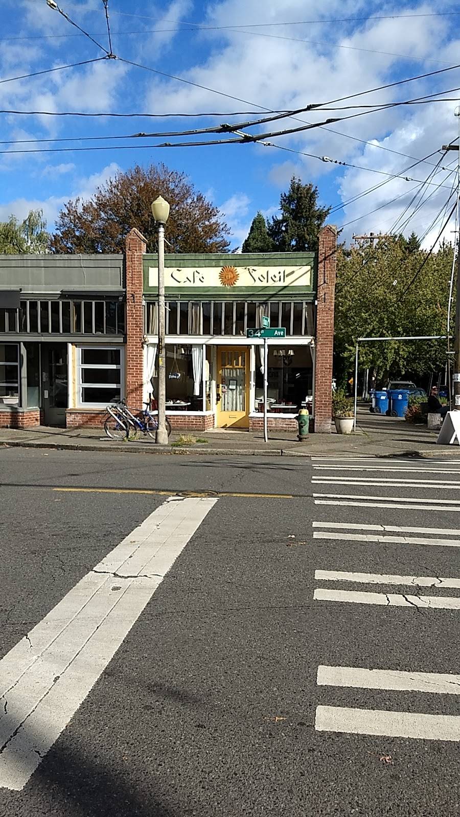 Cafe Soleil | restaurant | 1400 34th Ave, Seattle, WA 98122, USA | 2063251126 OR +1 206-325-1126