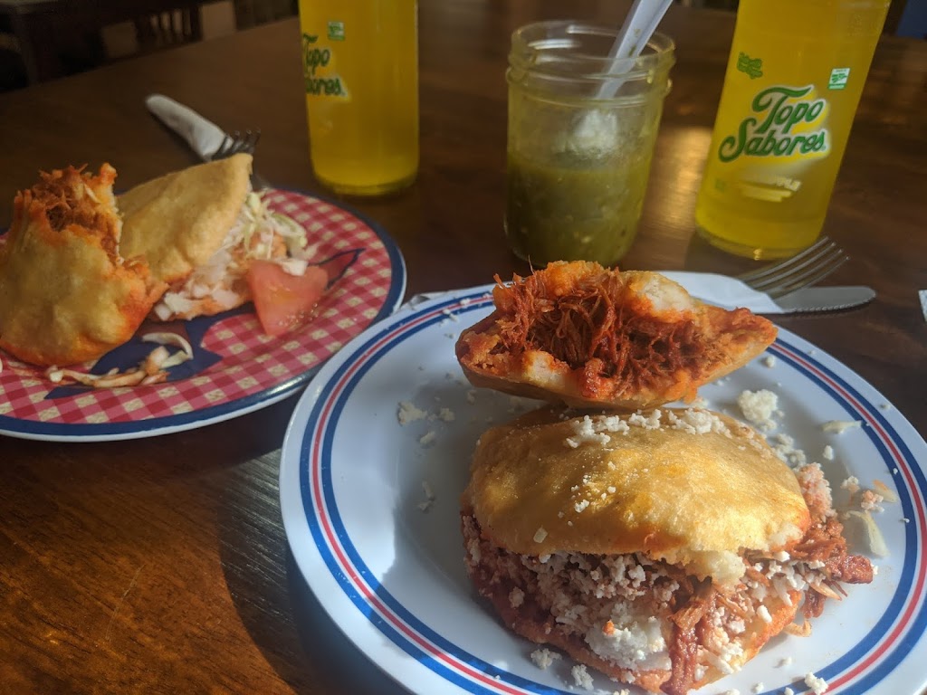 Delcys Taqueria Y Loncheria | restaurant | 3201 Santa Maria Ave, Laredo, TX 78040, USA | 9567258372 OR +1 956-725-8372