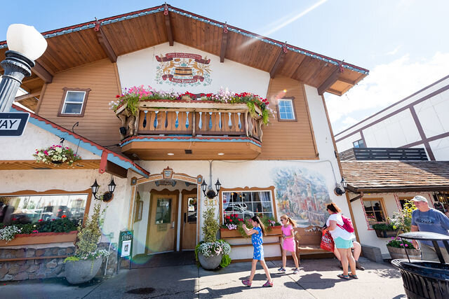 Ludwigs | restaurant | 921 Front St, Leavenworth, WA 98826, USA | 5095486625 OR +1 509-548-6625