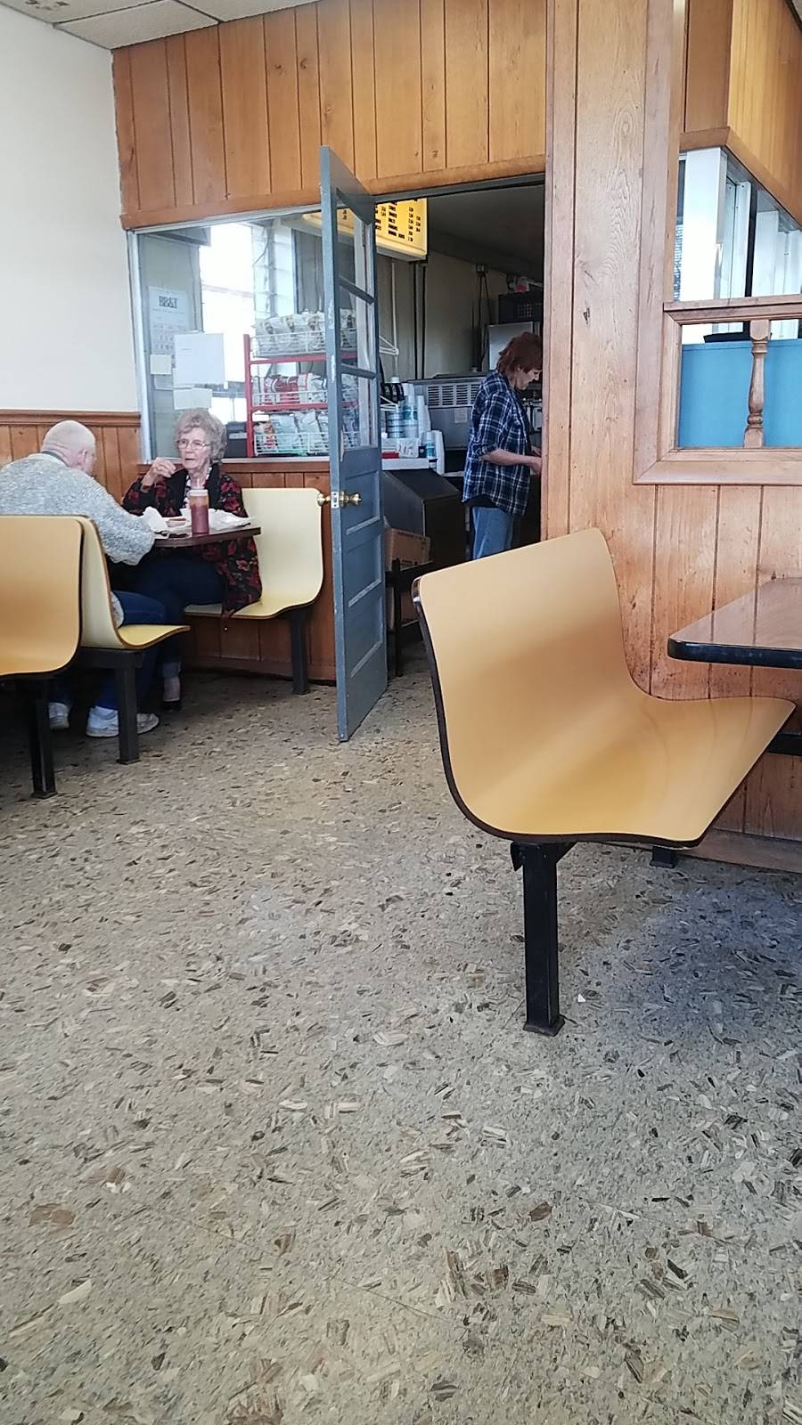 Jays Drive-In | restaurant | 330 1st St, Calhoun, KY 42327, USA | 2702735297 OR +1 270-273-5297