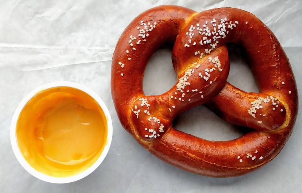 LICKS | sweet treats & eats | cafe | 12032 Red Arrow Hwy, Sawyer, MI 49125, USA | 2624237428 OR +1 262-423-7428