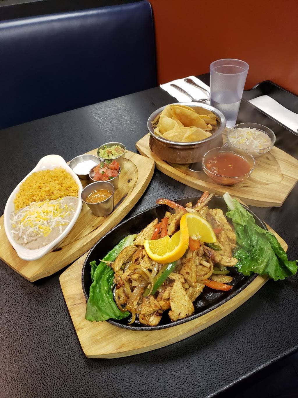 LOS AVENTUREROS LLC | restaurant | 9414 State Ave suite b, Marysville, WA 98270, USA | 3605483716 OR +1 360-548-3716