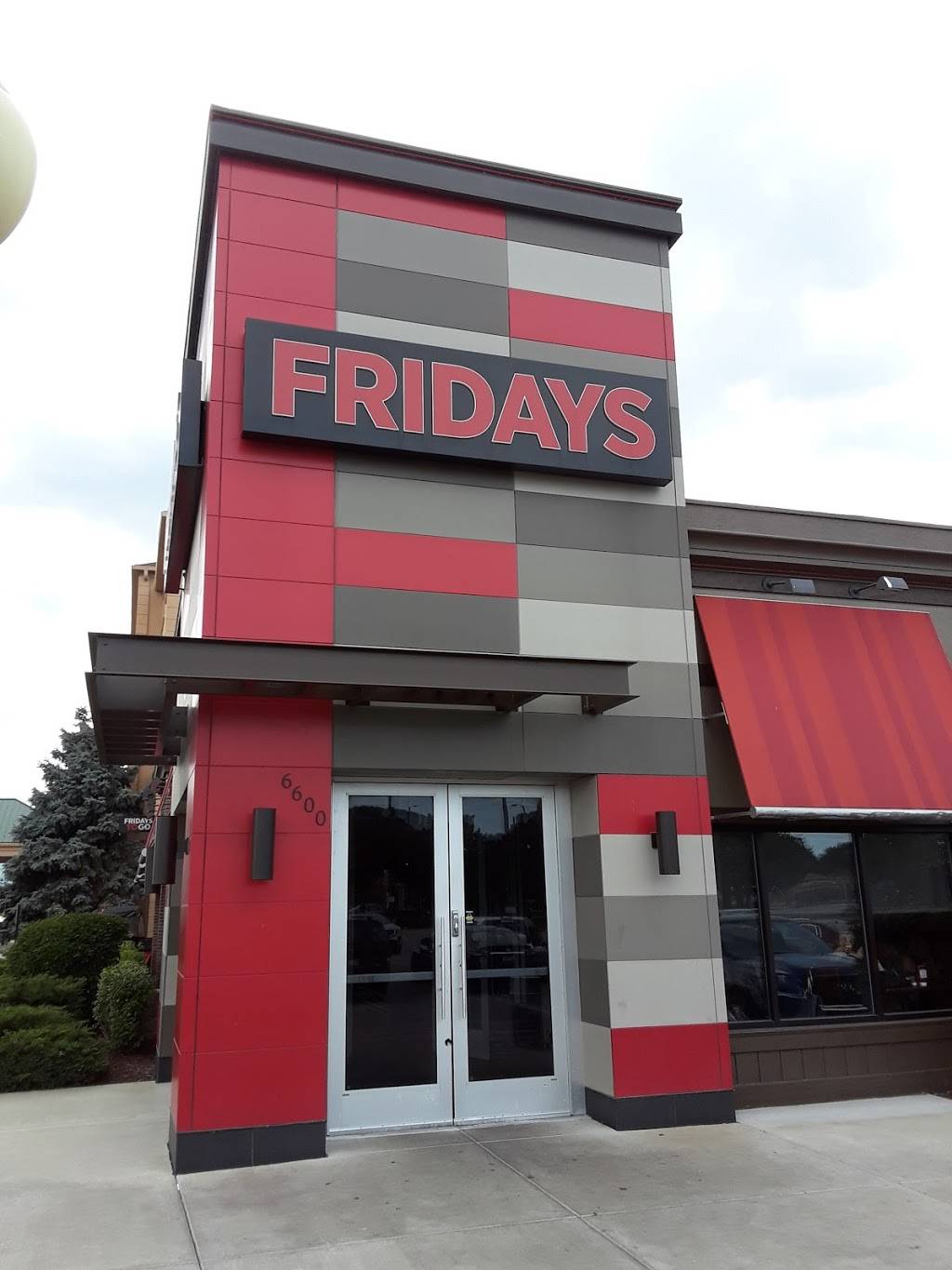 TGI Fridays | restaurant | 6600 S Cicero Ave, Bedford Park, IL 60638, USA | 7085940777 OR +1 708-594-0777