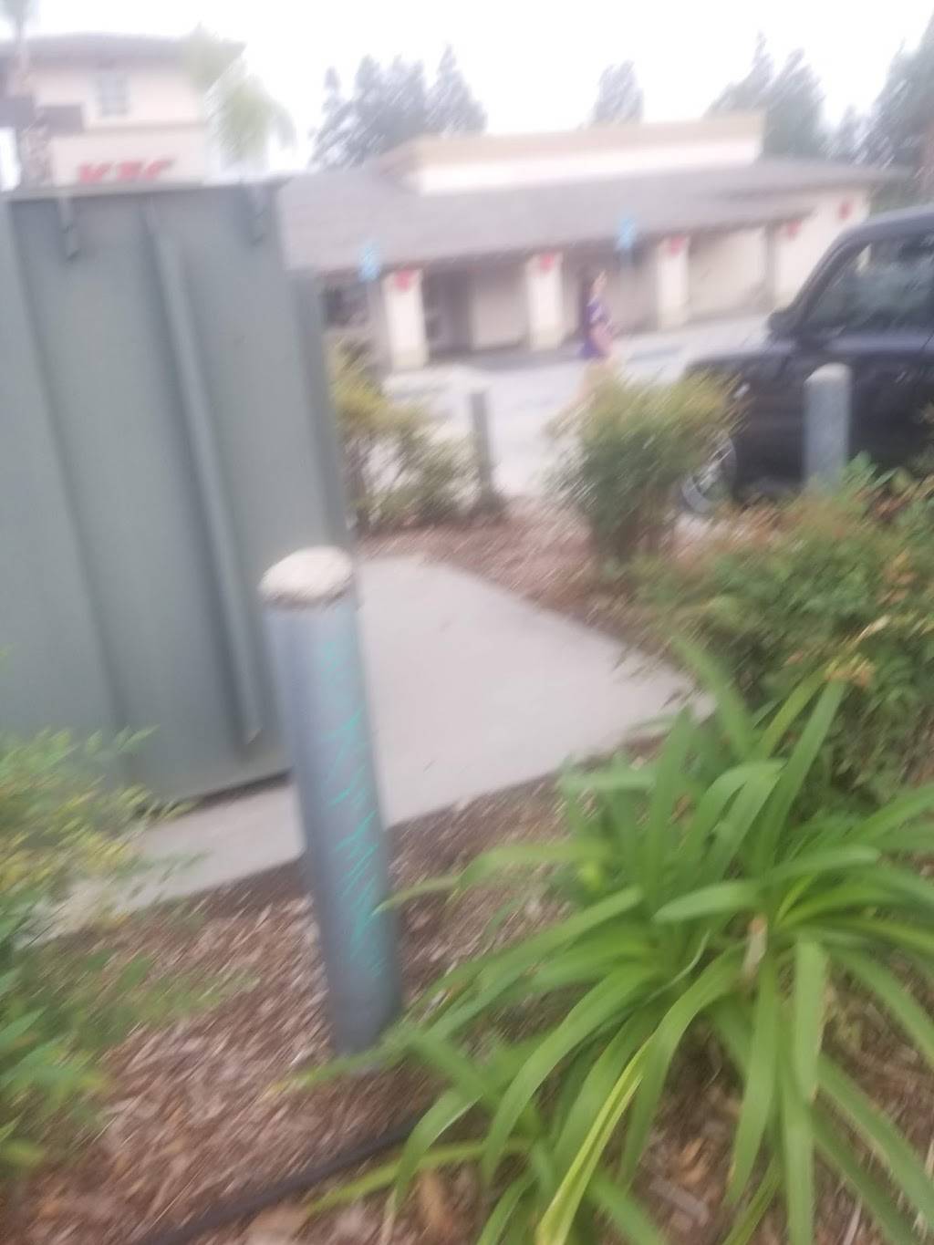 KFC | restaurant | 8140 Vineyard Ave, Rancho Cucamonga, CA 91730, USA | 9099487591 OR +1 909-948-7591