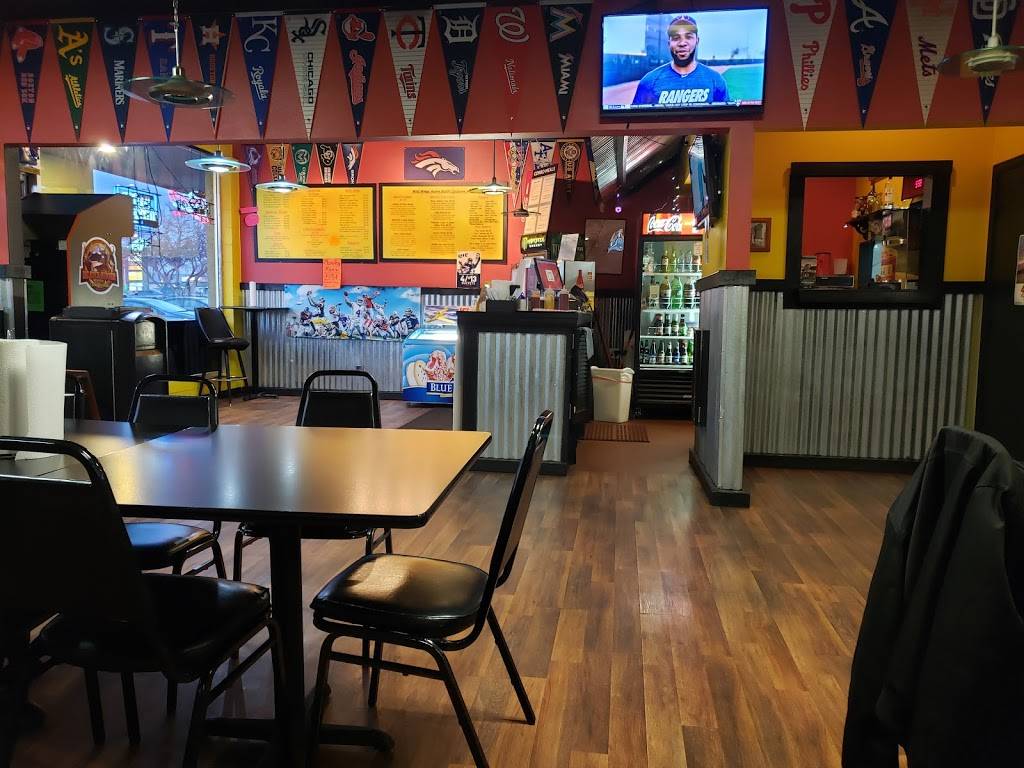 Wild Wings  n Things | restaurant | 3609 Austin Bluffs Pkwy #16, Colorado Springs, CO 80918, USA | 7195745888 OR +1 719-574-5888