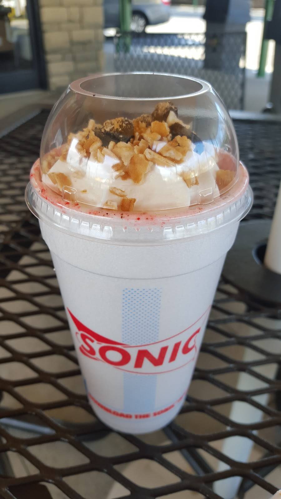 Sonic Drive-In | restaurant | 1380 Deer Park Ave, North Babylon, NY 11703, USA | 6312422700 OR +1 631-242-2700