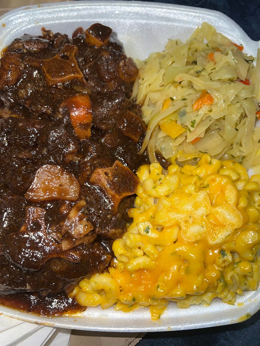 Irie jerk hut 4 | restaurant | 311 W 79th St, Chicago, IL 60620, USA | 7738912460 OR +1 773-891-2460