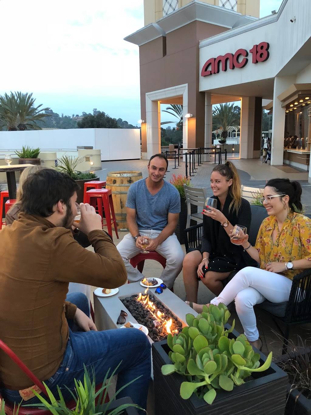 Terrace Tap | restaurant | 7007 Friars Rd, San Diego, CA 92108, USA | 6197487455 OR +1 619-748-7455